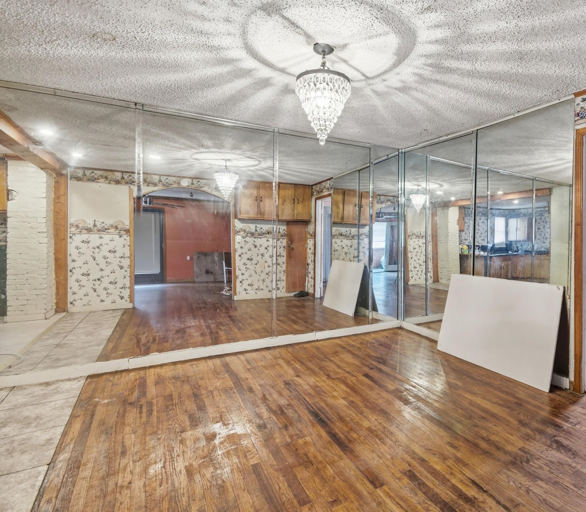 12 East Peebles Road Memphis, TN 38109 - Photo 5 of 33