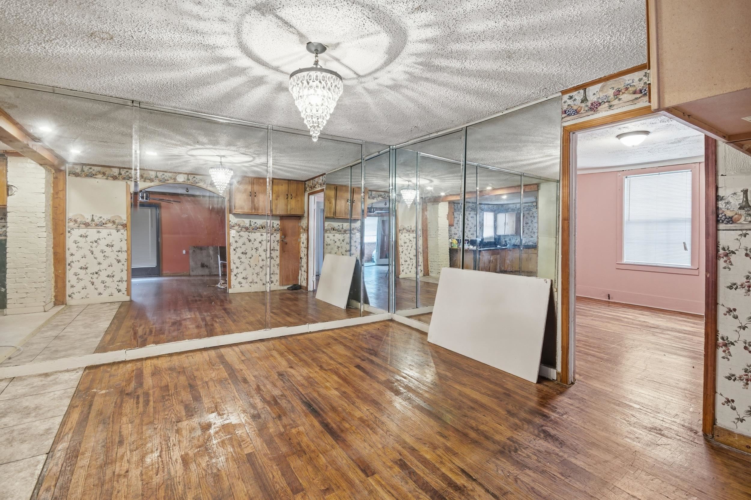 12 East Peebles Road Memphis, TN 38109 - Photo 6 of 33