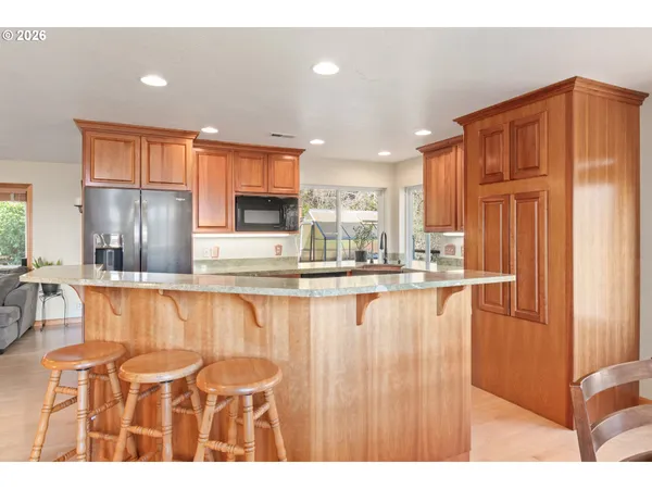 $850,000 | Monroe, Eugene, OR 97405