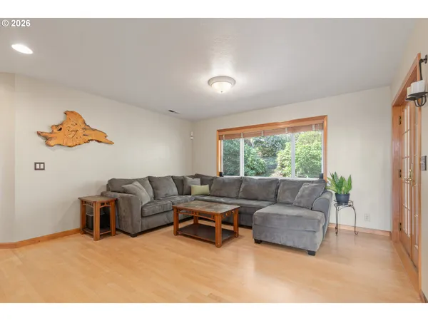 $850,000 | Monroe, Eugene, OR 97405
