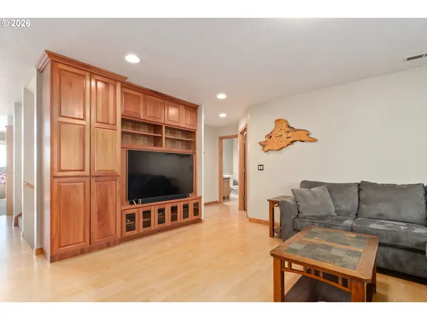 $850,000 | Monroe, Eugene, OR 97405