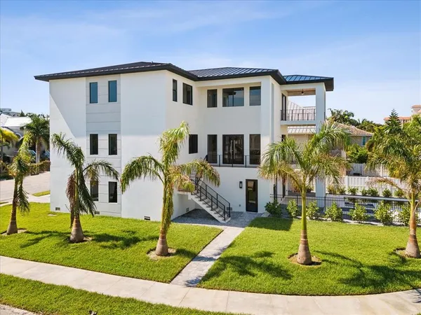 $2,944,000 | 116 Wimbledon Court, Redington Shores, FL 33708