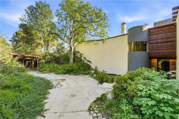 $2,348,000 | 2421 Ardsheal Drive, La Habra Heights, CA 90631
