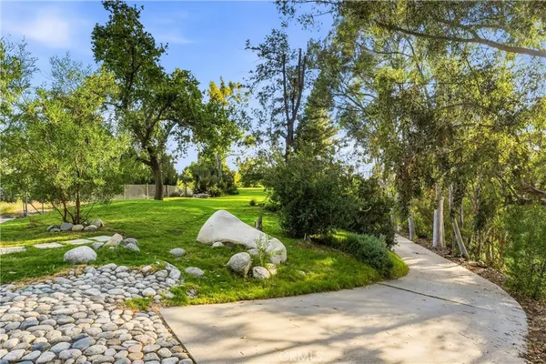 $2,348,000 | 2421 Ardsheal Drive, La Habra Heights, CA 90631