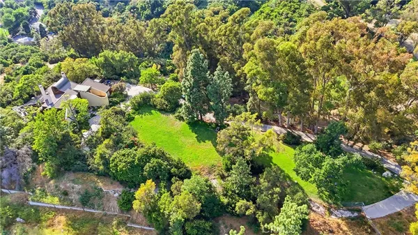 $2,348,000 | 2421 Ardsheal Drive, La Habra Heights, CA 90631