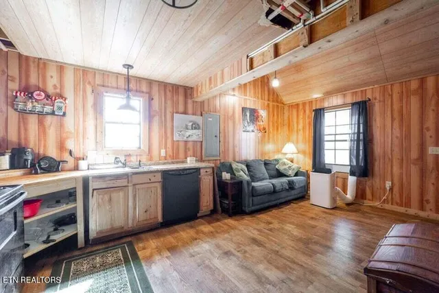 $595,000 | 264 Harlee Vista Road, Pikeville, TN 37367