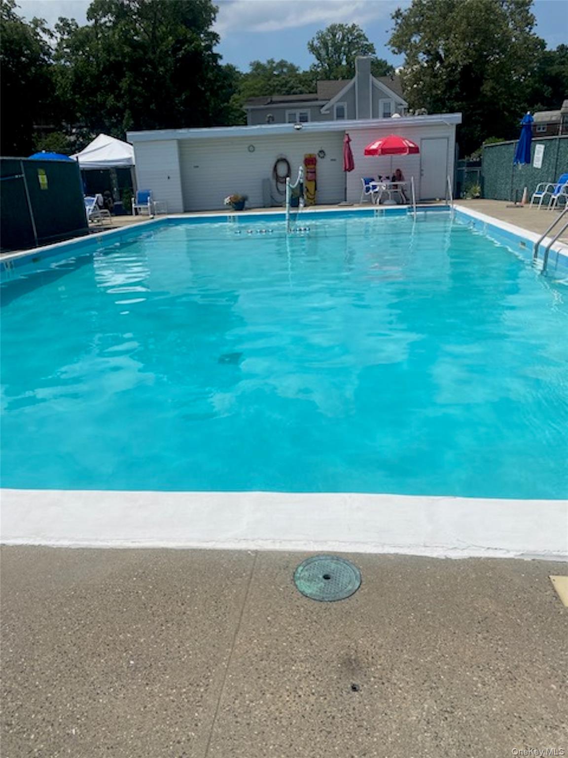 620 Pelham Road, Unit 6J New Rochelle, NY 10805 - Photo 24 of 26 a view of outdoor space and yard