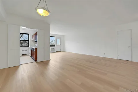 $435,000 | 620 Pelham Road, Unit 6J, New Rochelle, NY 10805