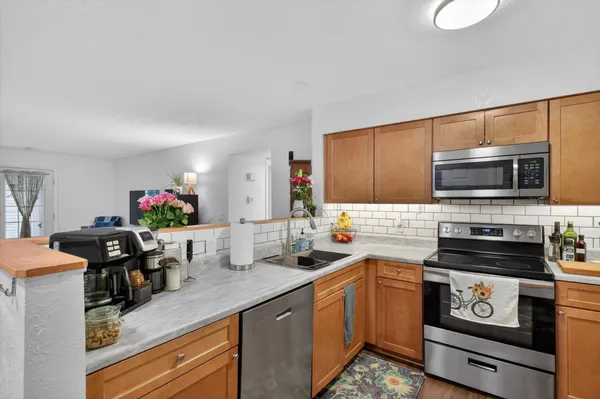 $279,900 | 1523 Long Meadow Trail Drive, Ann Arbor, MI 48108