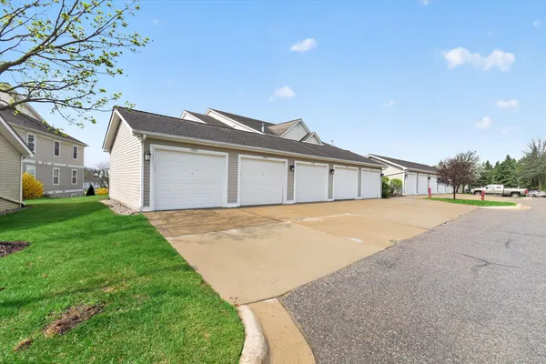 $279,900 | 1523 Long Meadow Trail Drive, Ann Arbor, MI 48108