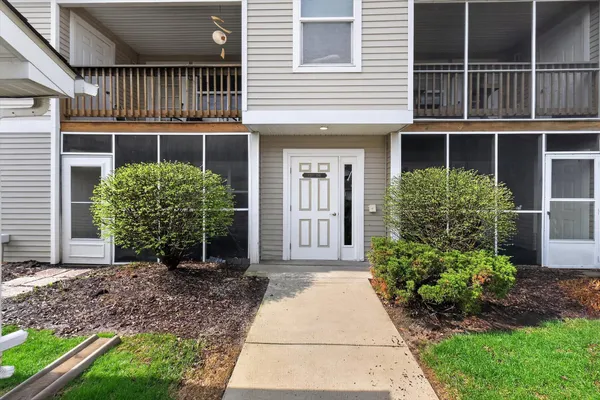$279,900 | 1523 Long Meadow Trail Drive, Ann Arbor, MI 48108