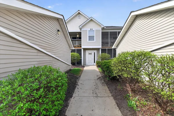 $279,900 | 1523 Long Meadow Trail Drive, Ann Arbor, MI 48108