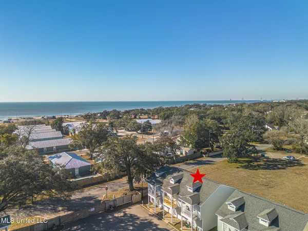 $1,700 | 1101 Century Oaks Drive, Unit B, Gulfport, MS 39507