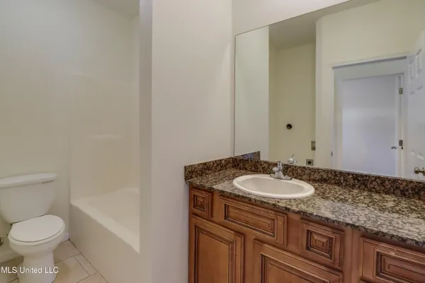 $1,700 | 1101 Century Oaks Drive, Unit B, Gulfport, MS 39507