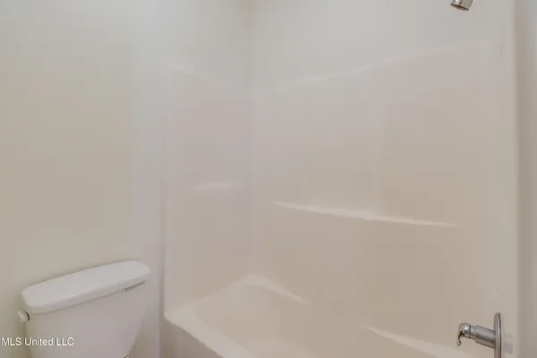 $1,700 | 1101 Century Oaks Drive, Unit B, Gulfport, MS 39507