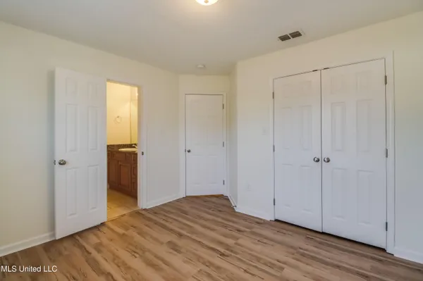 $1,700 | 1101 Century Oaks Drive, Unit B, Gulfport, MS 39507