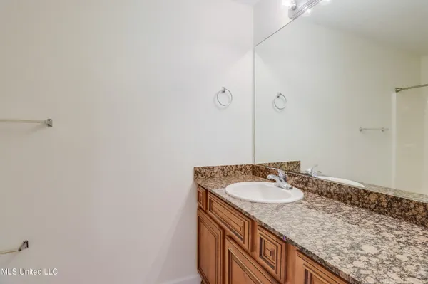 $1,700 | 1101 Century Oaks Drive, Unit B, Gulfport, MS 39507