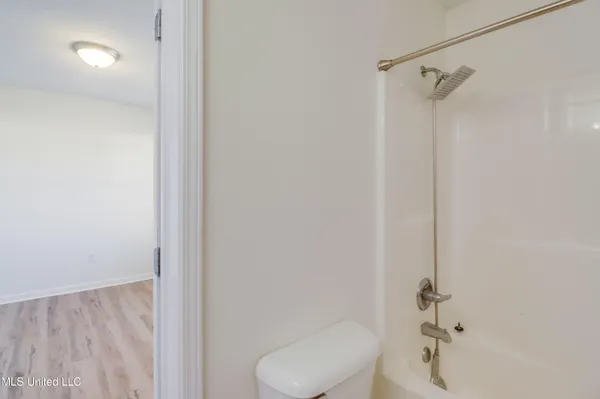 $1,700 | 1101 Century Oaks Drive, Unit B, Gulfport, MS 39507