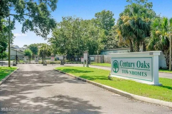 $1,700 | 1101 Century Oaks Drive, Unit B, Gulfport, MS 39507