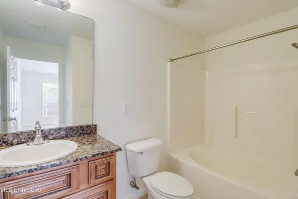 $1,700 | 1101 Century Oaks Drive, Unit B, Gulfport, MS 39507