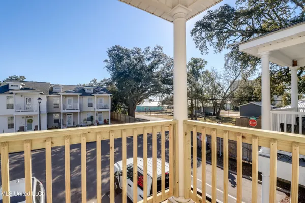 $1,700 | 1101 Century Oaks Drive, Unit B, Gulfport, MS 39507