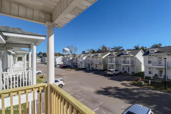 $1,700 | 1101 Century Oaks Drive, Unit B, Gulfport, MS 39507