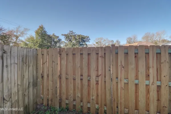 $1,700 | 1101 Century Oaks Drive, Unit B, Gulfport, MS 39507