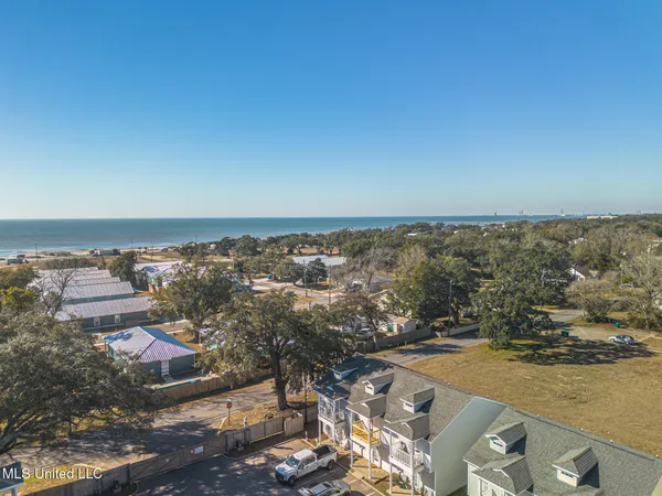 $1,700 | 1101 Century Oaks Drive, Unit B, Gulfport, MS 39507