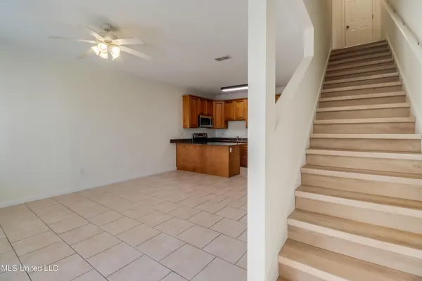 $1,700 | 1101 Century Oaks Drive, Unit B, Gulfport, MS 39507