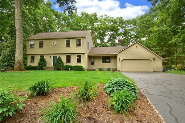 $499,900 | 140 Pineridge Drive, Westfield, MA 01085