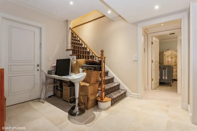 a view of entryway and workspace