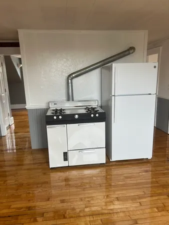 $1,400 | 15 Pine Street, Unit 3L, Dudley, MA 01571