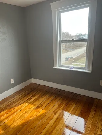 $1,400 | 15 Pine Street, Unit 3L, Dudley, MA 01571