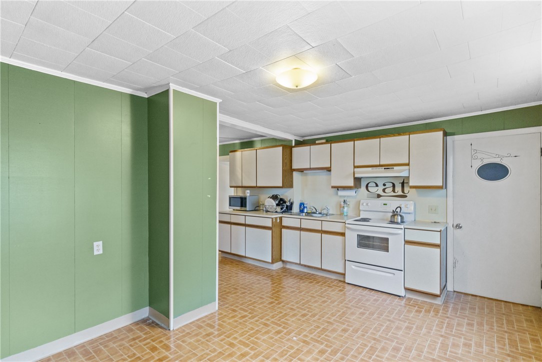 543 Smithfield Road North Smithfield, RI 02896 - Photo 19 of 28