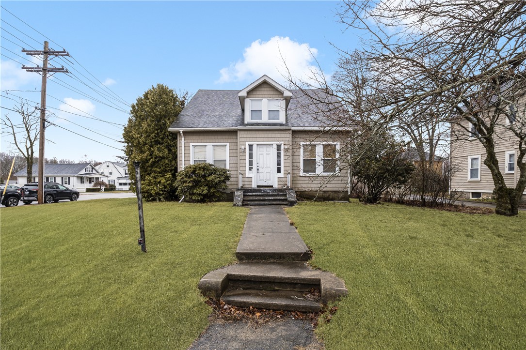 543 Smithfield Road North Smithfield, RI 02896 - Photo 3 of 28