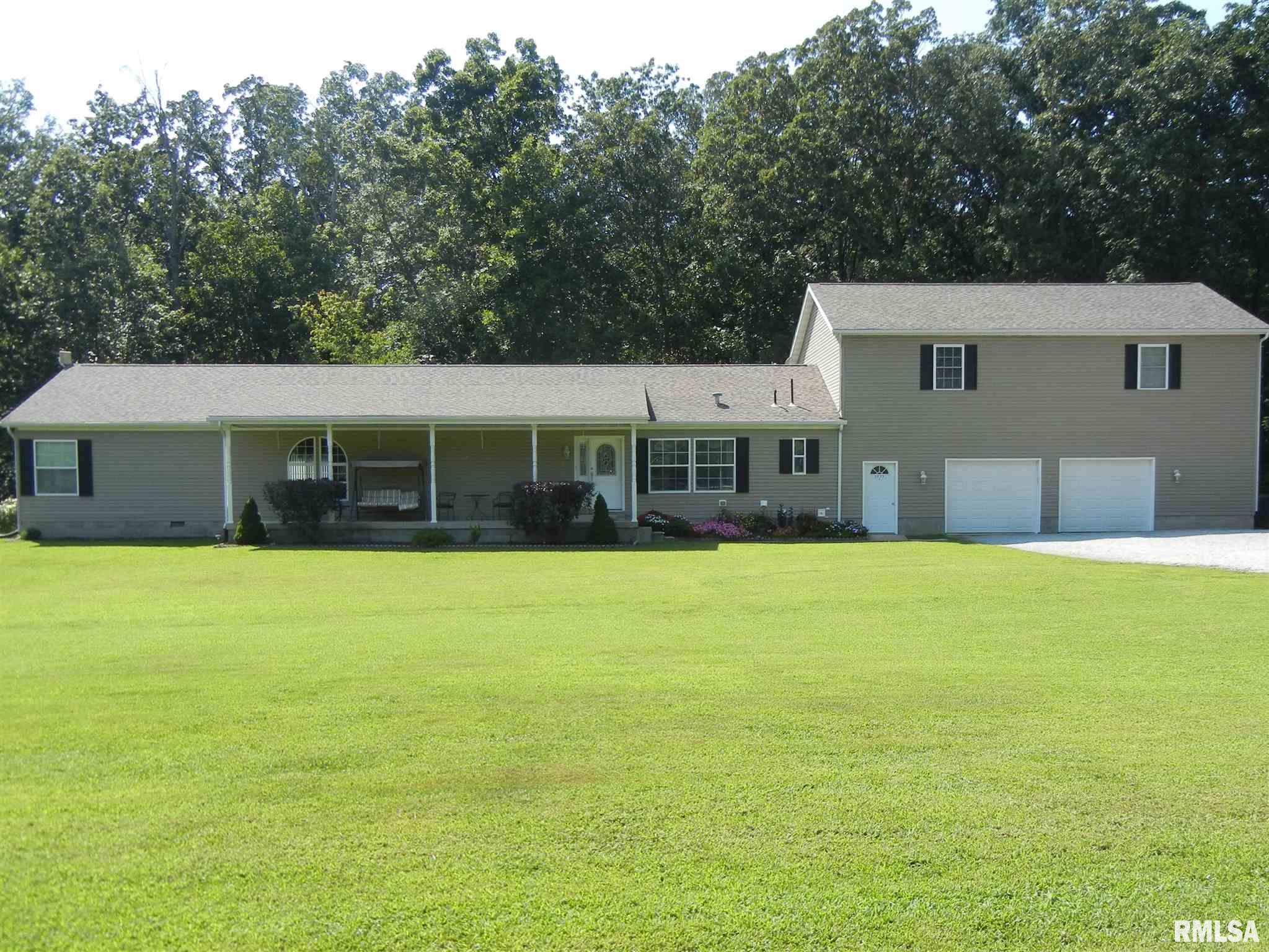1035 Mohawk Trail Centralia, IL 62801 - Photo 1 of 32 Gallery Image 1