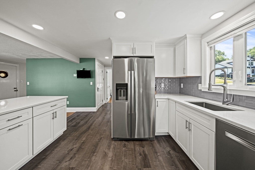 1 Brook Road Woburn, MA 01801 - Photo 7 of 37 Gallery Image 7