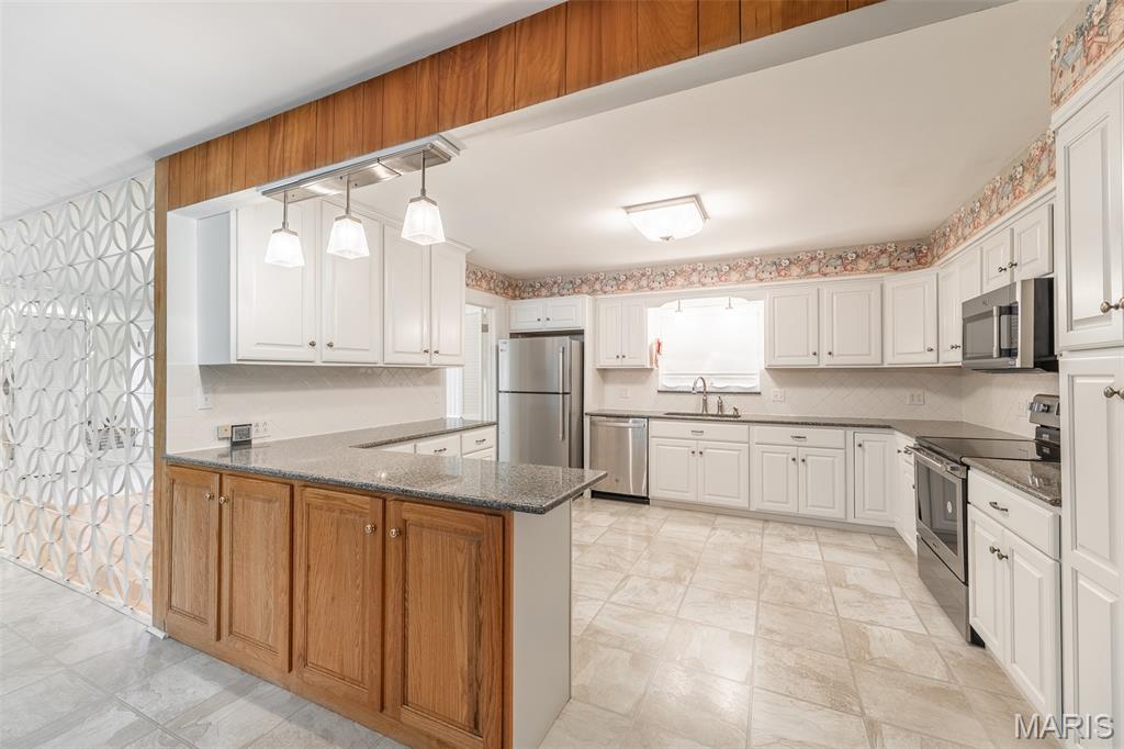 1305 Lurlyn Road Poplar Bluff, MO 63901 - Photo 13 of 32