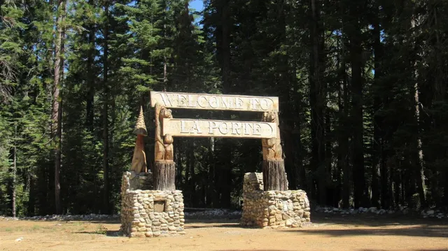 a picture of a tennis court