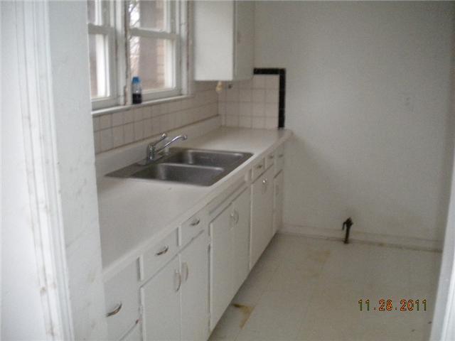 801 Berkley Road Indianapolis, IN 46208 - Photo 3 of 6 Gallery Image 3