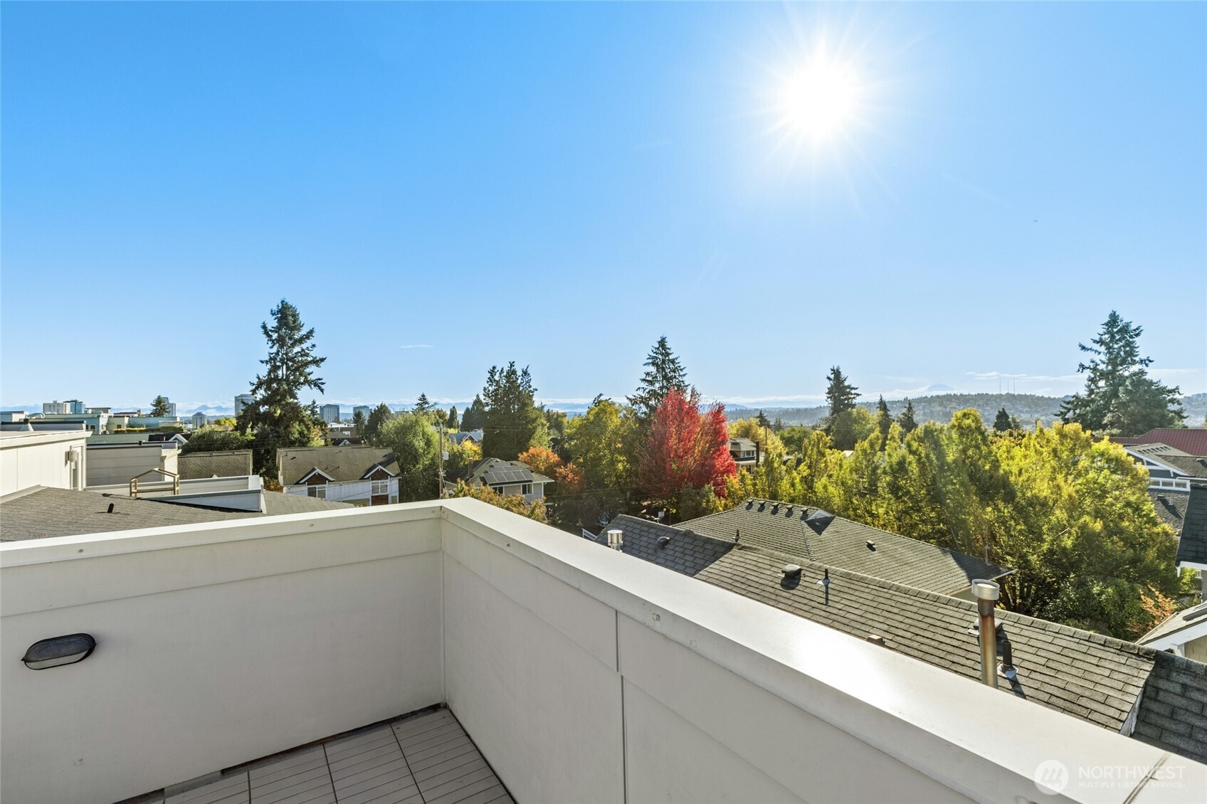 4411 Meridian Avenue North Seattle, WA 98103 - Photo 23 of 29