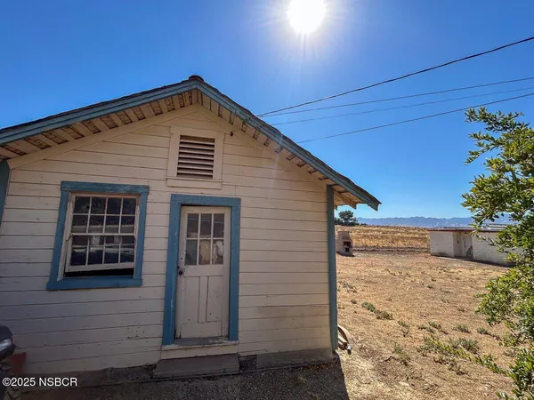 $1,200,000 | 166 Russell Ranch Road, Cuyama, CA 93254