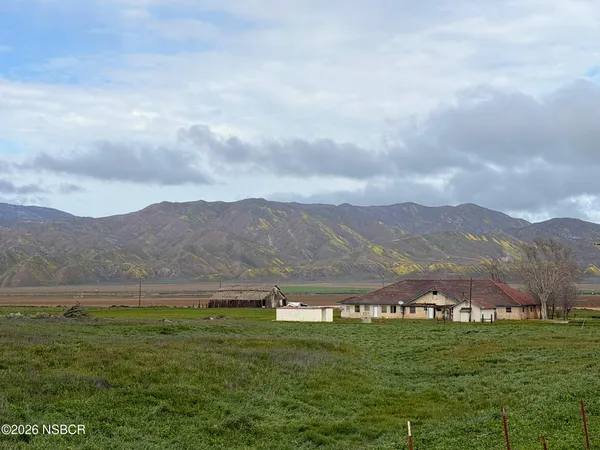 $1,200,000 | 166 Russell Ranch Road, Cuyama, CA 93254
