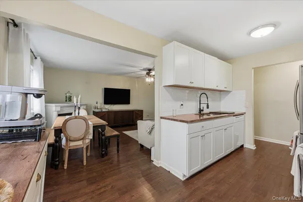 a car parked in front of a building