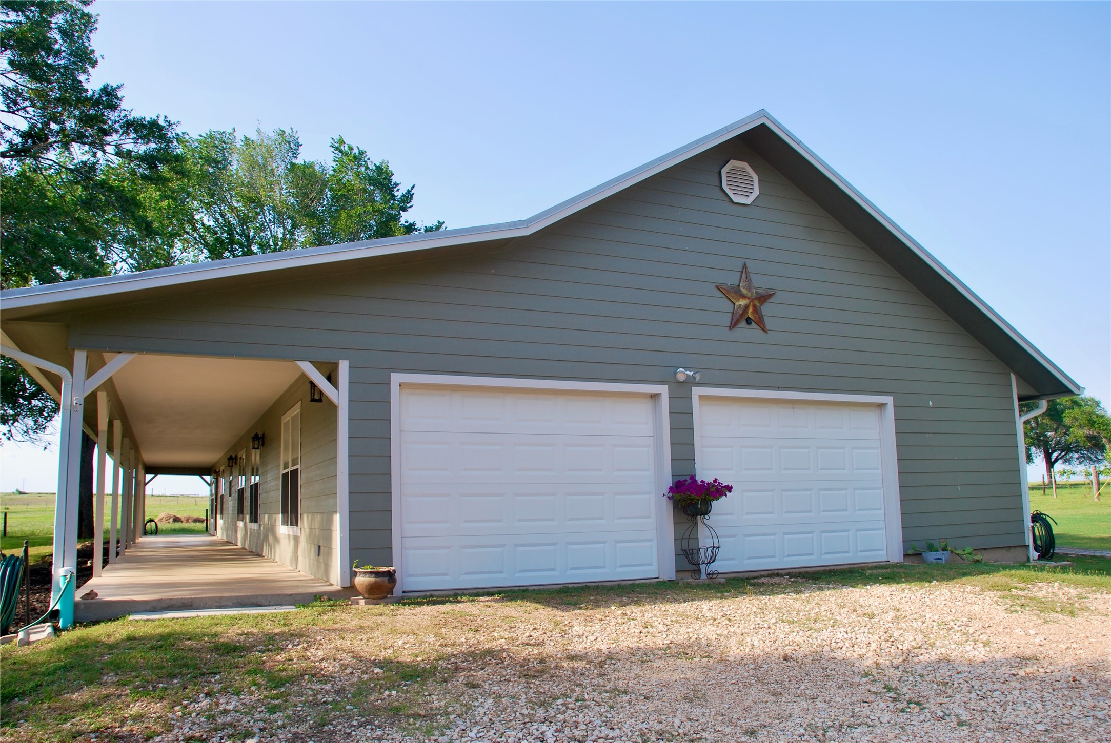 3545 East I- 10 Frontage Road Schulenburg, TX 78956 - Photo 27 of 40 a view of backyard of house