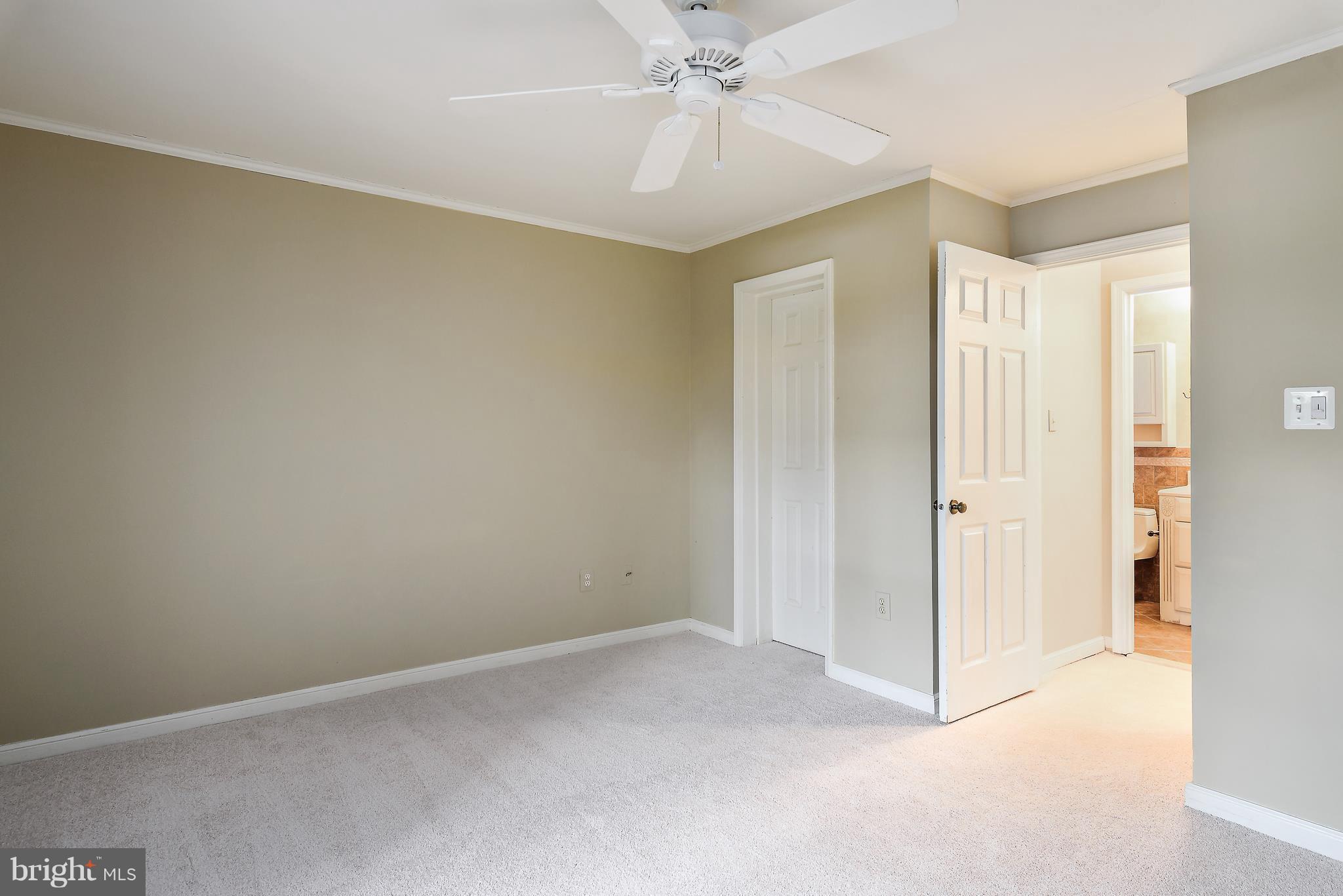 243 Loudoun Street Southwest, Unit D Leesburg, VA 20175 - Photo 17 of 21 Bedroom