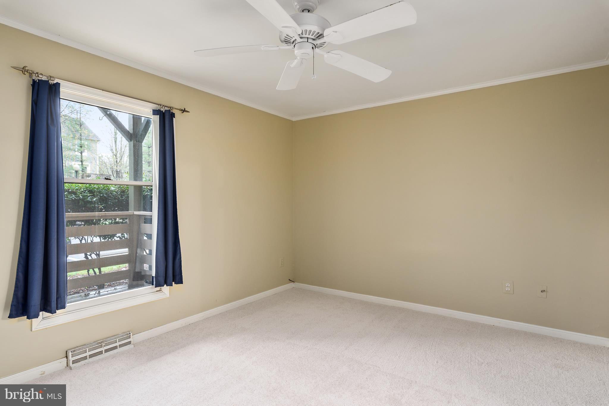 243 Loudoun Street Southwest, Unit D Leesburg, VA 20175 - Photo 18 of 21 Bedroom