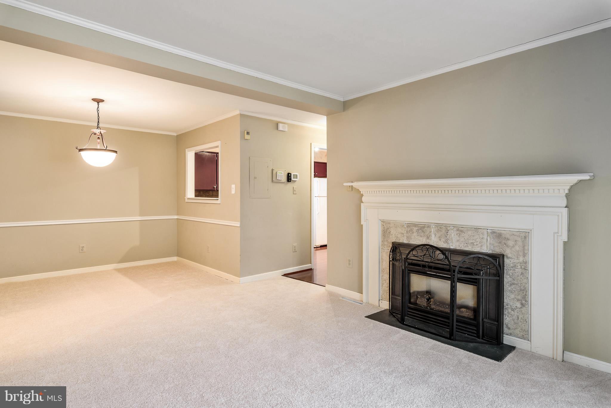 243 Loudoun Street Southwest, Unit D Leesburg, VA 20175 - Photo 6 of 21 Interior (General)
