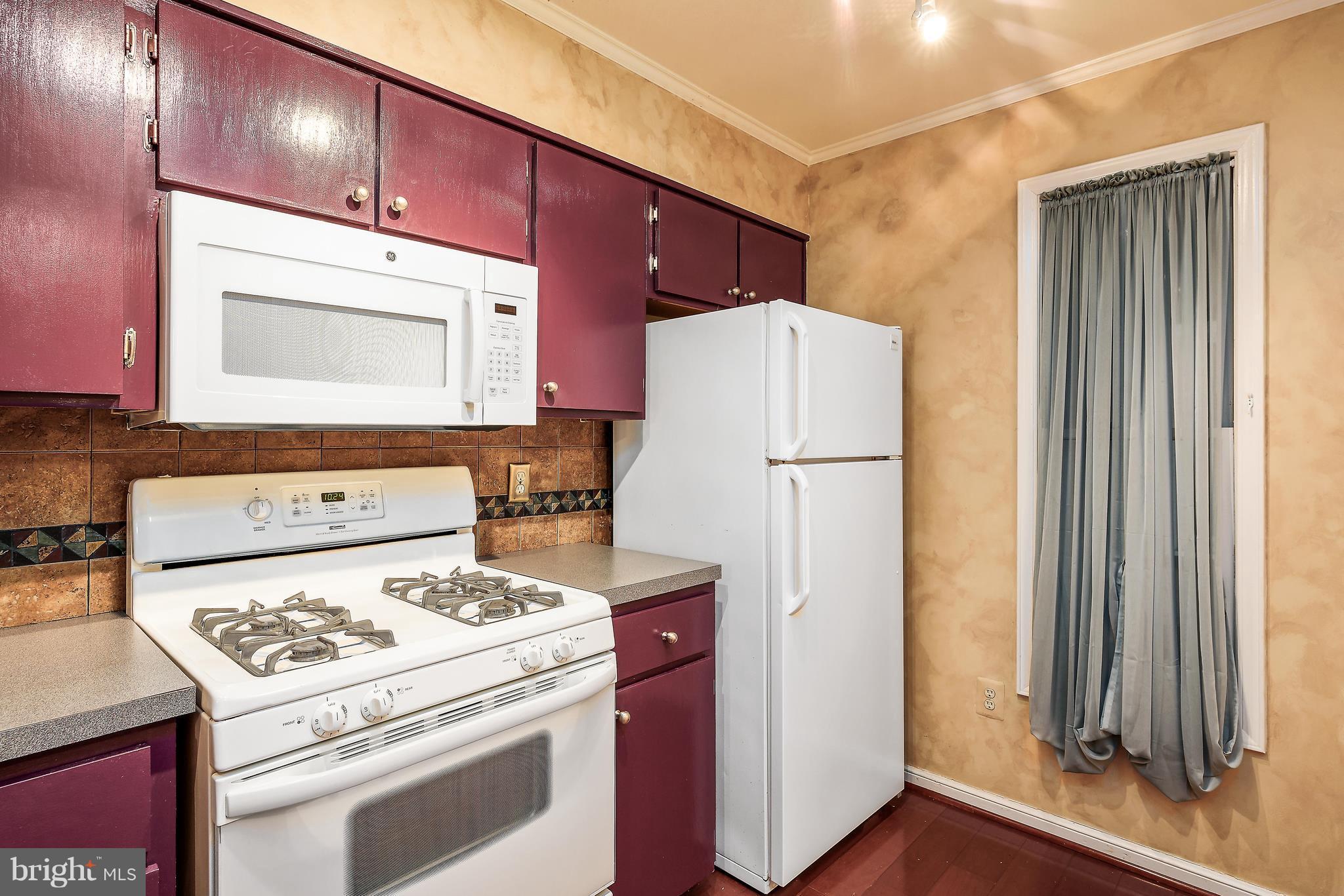 243 Loudoun Street Southwest, Unit D Leesburg, VA 20175 - Photo 10 of 21 Kitchen