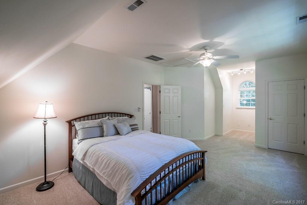 1430 Doe Ridge Lane Fort Mill, SC 29715 - Photo 18 of 24 Gallery Image 18